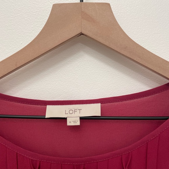 Ann Taylor Loft Red Burgundy Top Blouse Women’s Medium M - Picture 2 of 3